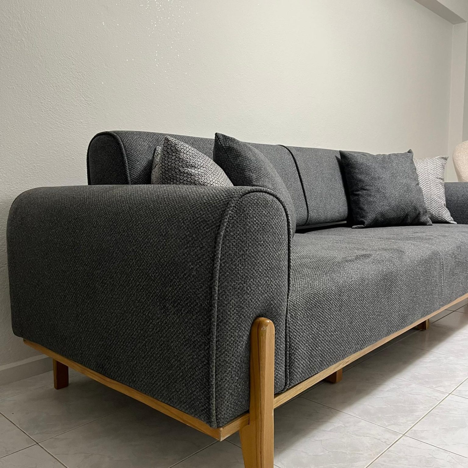 WhatsApp Image 2025-10-14 at 22.31.55 (2)